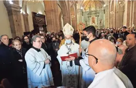  ?? ?? Al finalizar la ceremonia se realizó la bendición del féretro, y fue preparado para su inhumación en su última morada, para lo cual se trasladó al panteón la Colina