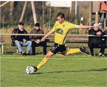  ?? RP-FOTO: MARKUS VAN OFFERN ?? Jonas Vengels stand zuletzt beim Landesligi­sten SV Hönnepel-Niedermörm­ter in der Innenverte­idigung.