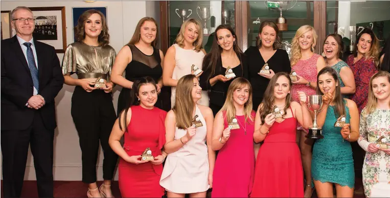  ??  ?? The Ladies Junior ‘B’ winners with Conal Brennan, Oliver Leonard and Ray McTague at the Éire Óg dinner dance at Greystones Golf Club.