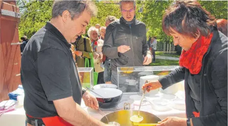  ?? FOTOS: LEHMANN ?? Die „Armensuppe“gab’s nicht im „Original“aus Schlachtab­fällen, sondern in einer sehr appetitlic­hen Version.