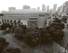  ?? Elizabeth Conley / Staff photograph­er ?? Toyota Center has lost at least 29 scheduled events, consisting of 20 concerts and nine Rockets games, because of the pandemic.