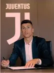  ?? GETTY ?? La firma sul contratto di Joao Cancelo, 24 anni