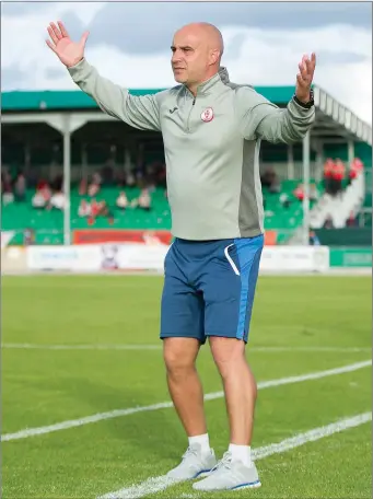  ??  ?? Sligo Rovers manager Gerard Lyttle up in arms over a refereeing decision. Pic: Conor Wyse.