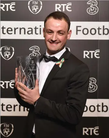  ??  ?? Gary Messett with his 3 FAI Internatio­nal award at RTE Studios in Donnybrook, Dublin.