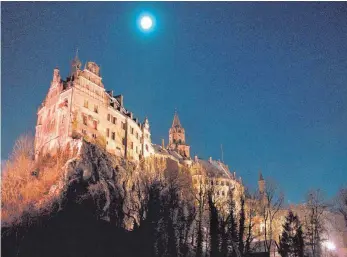  ?? FOTO: PR ?? Schloss Sigmaringe­n erscheint bei Vollmond in einem völlig anderen Licht.