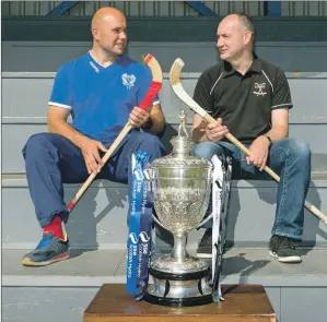  ??  ?? MEN IN THE HOT SEAT: Kyles Athletic’s co-manager James Perlich, left, and Lovat boss John MacRitchie