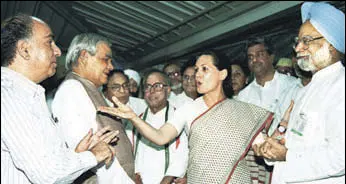  ?? ARVIND YADAV/HT ARCHIVE ?? Atal Bihari Vajpayee showed the country that one doesn’t necessaril­y need aggression and shrillness of voice to counter Opposition forces.