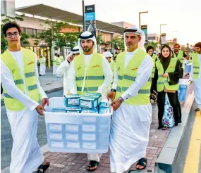  ??  ?? RTA is supporting the Year of Zayed with the free Iftar meal distributi­on to the public.