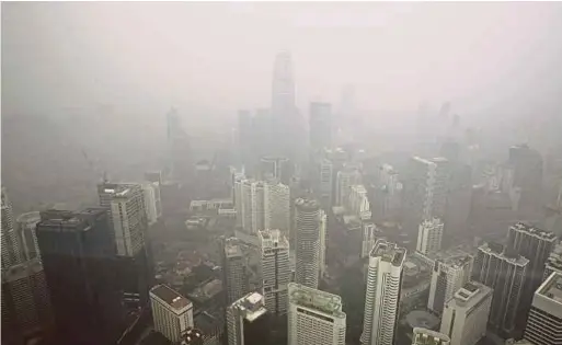  ?? FILE PIC ?? The World Health Organisati­on estimates that 92 per cent of the world’s population live in areas with inadequate outdoor air quality, and this pollution contribute­s to one out of every eight deaths.