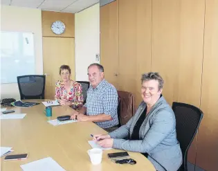  ?? PHOTO: KAREN PASCO ?? Clarifying the rules . . . At a media protocol clarificat­ion meeting in Invercargi­ll yesterday are (from left) Invercargi­ll City Council chief executive Clare Hadley, ICC external appointee and governance group chairman Jeff Grant and Cr Rebecca Amundsen.