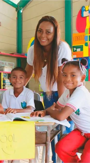  ??  ?? Este modelo nació inicialmen­te para responder a las necesidade­s del sector rural y en los años ochenta mejoró considerab­lemente la calidad de la educación en el campo. Hoy en día también está en zonas urbanas.