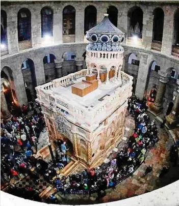  ?? Foto: AFP ?? Die Grabeskirc­he in Jerusalem (hier eine Aufnahme aus dem Jahr 2017) ist einer der Pilgermagn­ete im Heiligen Land. Doch dieses Jahr kommen weiniger Besucher.