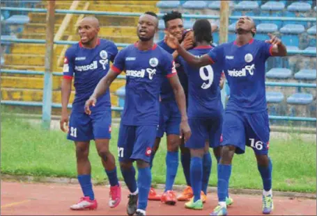  ??  ?? Rivers United players celebratin­g the victory