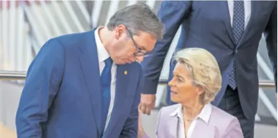  ?? ?? Aleksandar Vučić i Ursula von der Leyen: Europska komisija jasno bilježi da Srbija održava bliske odnose s Rusijom dok nastavlja tvrditi da je put europskih integracij­a strateški cilj zemlje