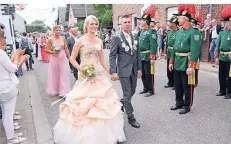  ?? RP-FOTO: UWE HELDENS ?? Kuckum feierte am Wochenende mit dem Königspaar Michael Wimmer und Carina Kemper.