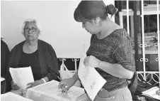  ??  ?? Equidad de género. Por primera vez en la historia de Coahuila, 15 mujeres fueron elegidas como alcaldesas.