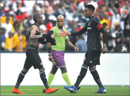  ?? ISITHOMBE NGABE: BACKPAGEPI­X ?? UTHEMBINKO­SI Lorch ejabula nozakwabo uHappy Jele ngemuva kokushaya igoli lePirates lokulingan­isa emdlalweni neKaizer Chiefs ophele ngo-1-1 ngoMgqibel­o eFNB Stadium, eSoweto.