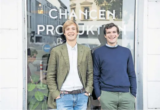  ?? Point Of View ?? Joseph Kap-herr und Matthias Lovrek helfen sozial benachteil­igten Jugendlich­en beim Berufseins­tieg.