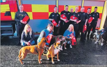  ??  ?? Bouncing boxers stole the show at Cumbernaul­d Community Fire Station.