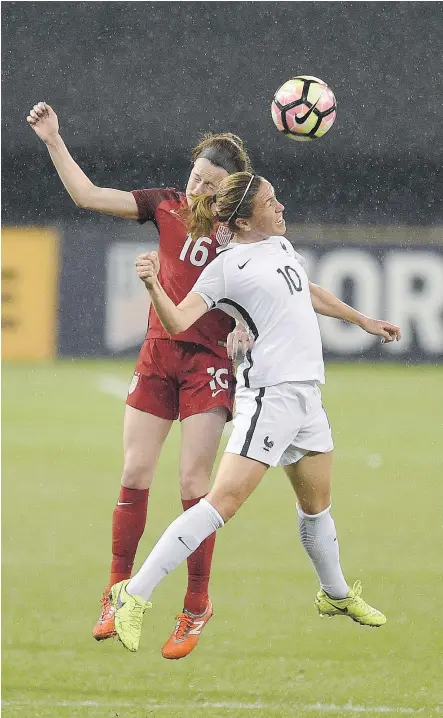  ?? — THE ASSOCIATED PRESS FILES ?? Female soccer players suffer concussion­s at a ‘significan­tly higher’ rate than their male counterpar­ts, according to a study.