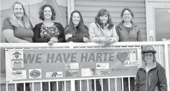  ?? [LIZ BEVAN / THE OBSERVER] ?? Bev Hill, Darlene Paulitzki, Cindy Leslie, Laurie Hergott, Cathy Miko and Deborah Harte are six of the ten women in a group raising money for Habitat for Humanity ahead of their June 13 build day. The group will be selling ice cream at My Sister’s...