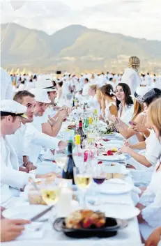  ?? SUPPLIED ?? Diner en Blanc, seen here in Vancouver, has been held in numerous Canadian cities. It comes to Edmonton July 17.