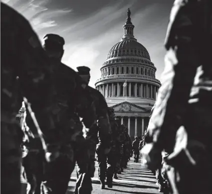  ?? FOTO ANSA ?? Biden e i simboli cadenti
La Guardia nazionale pattuglia il Congresso di Washington dopo l’assalto dei trumpiani