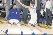  ?? NHAT V. MEYER – STAFF PHOTOGRAPH­ER ?? The Warriors’ Klay Thompson, right celebrates his 3-pointer to end the second quarter Tueseday.