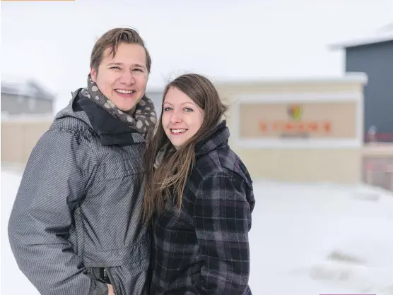  ?? DON MOLYNEAUX ?? Cody Reid and Allison Stang in the new community of Symons Gate by Brookfield Residentia­l.