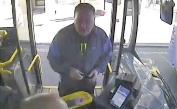  ??  ?? IN THE PICTURE CCTV image of Markward catching a bus last September to carry out another con