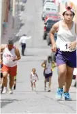  ??  ?? Deporte. Por la tarde, se realizó una carrera atlética.