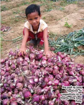  ??  ?? Ang anak ng isang tagabunot, na nagpalitra­to rin sa bagong aning Super Pinoy.