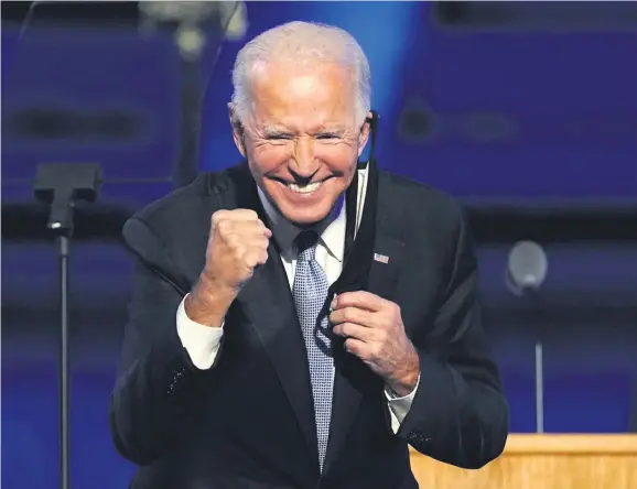  ??  ?? »President elect«: Joe Biden nach seiner Ansprache als gewählter US-amerikanis­cher Präsident in seiner Heimatstad­t Wilmington