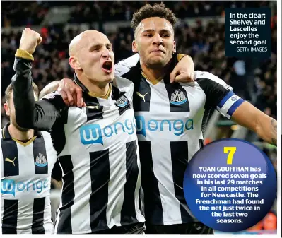  ?? GETTY IMAGES ?? In the clear: Shelvey and Lascelles enjoy the second goal