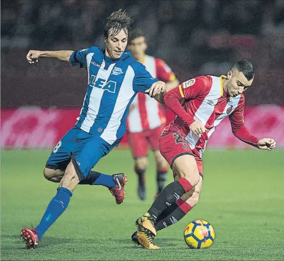  ?? FOTO: PERE PUNTÌ ?? Tomás Pina El Alavés quiere seguir contando con el centrocamp­ista, que pertenece al Brujas belga y ya ha jugado cedido en Gasteiz la pasada temporada