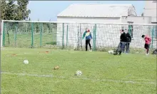  ??  ?? foot pétanque