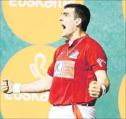  ?? FOTO: L. M. UNCITI ?? Joseba Ezkurdia El pelotari de Arbizu logró ayer junto a Zabaleta la séptima victoria en el Campeonato de Parejas