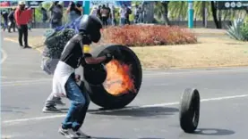  ?? AFP ?? El fuego en las calles ha sido muy común estos días en Nicaragua.