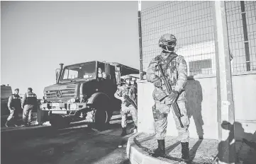  ??  ?? Turkish special force soldiers stand guard at the courthouse at Silivri district in Istanbul. — AFP photo