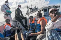  ?? LYNSEY ADDARIO/THE NEW YORK TIMES)-4/10/2014 ?? Crise. Marinha italiana resgata grupo de migrantes africanos