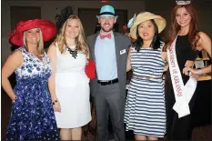  ?? NWA Democrat-Gazette/CARIN SCHOPPMEYE­R ?? Shannon Overton (from left) Amber Forga, Russ Taylor, Stacye Peebles and Darynne Dahlem help Circle of Friends raise money for Arkansas Children’s Hospital on May 6.