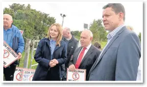  ??  ?? Anglesey Council leader Llinos Medi with Albert Owen MP and Rhun ap Iorwerth AM