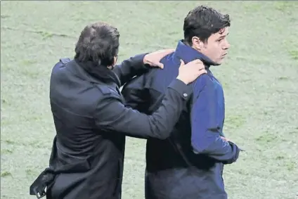  ?? FOTO: PEP MORATA ?? Leonardo, director deportivo del PSG, cariñoso con Pochettino en el Camp Nou antes del entrenamie­nto de ayer por la tarde