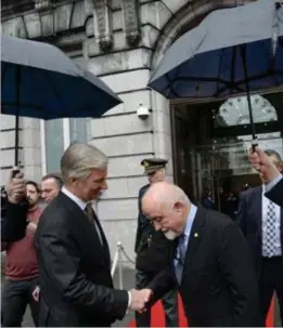  ?? FOTO PHOTO NEWS ?? Parlements­voorzitter Jan Peumans was de enige N-VA’er die gisteren op post was voor het werkbezoek van koning Filip.