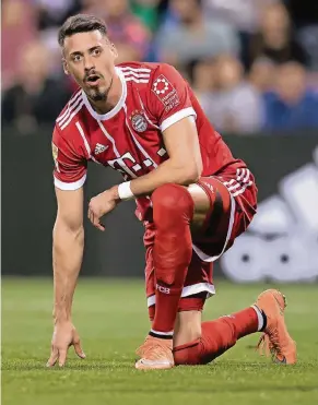  ?? FOTO: DPA ?? Großer Mann und große Ziele: Nationalst­ürmer Sandro Wagner im Trikot des FC Bayern München.