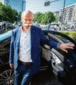  ?? Foto: Kay Nietfeld, dpa ?? Daimler Chef Zetsche vor seinem Ge spräch im Verkehrsmi­nisterium am Montag in Berlin.