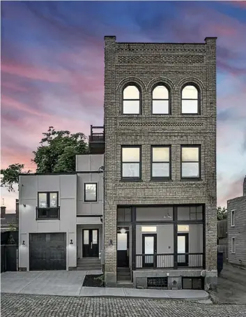 ?? Piatt Sotheby ?? A modern rehab at 88 Roberts St. in the Hill District sold for $1.25 million in November.