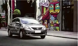  ?? Reprodução/YouTube ?? Propaganda da Nissan que mostra carro na frente do grafite dos artistas Chivitz e Michau