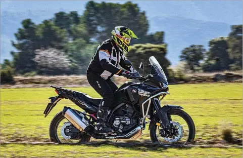  ?? ?? Esta nueva Africa Twin parte de los 15.375 euros con cambio convencion­al y de 16.625 euros si opta por el cambio DCT.