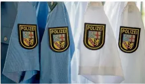  ?? SYMBOLFOTO: OLIVER DIETZE/DPA ?? Wer in Zukunft die beiden wichtigste­n Führungspo­sitionen der saarländis­chen Polizei besetzen soll, ist entschiede­n.
